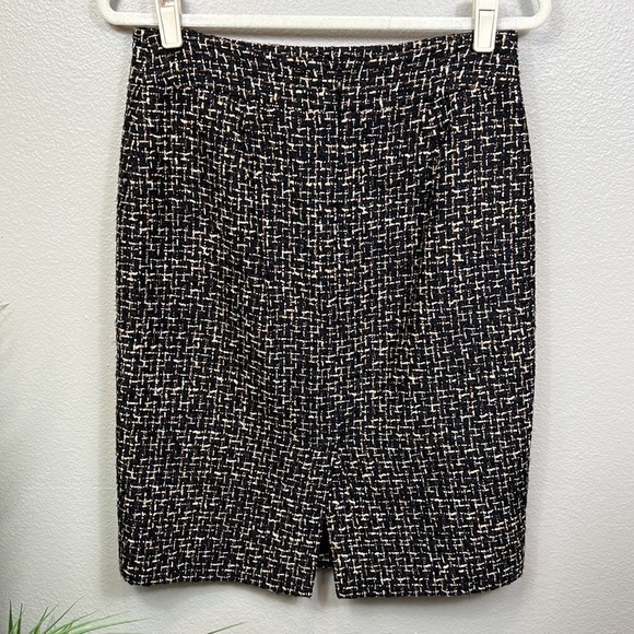 Classiques Entier Tweed Boot Skirt Black Tan 4 - Picture 4 of 9